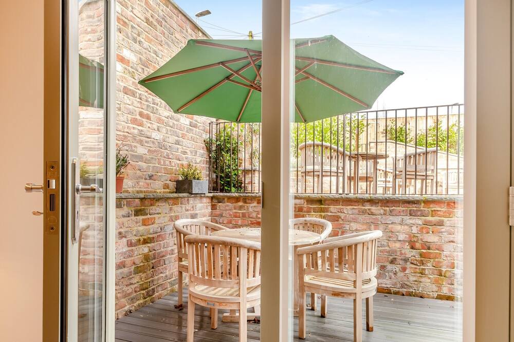 Photo of Outdoor in Middleton One Row