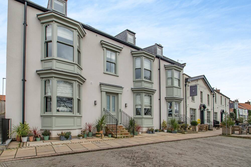 Photo of Outdoor in Middleton One Row