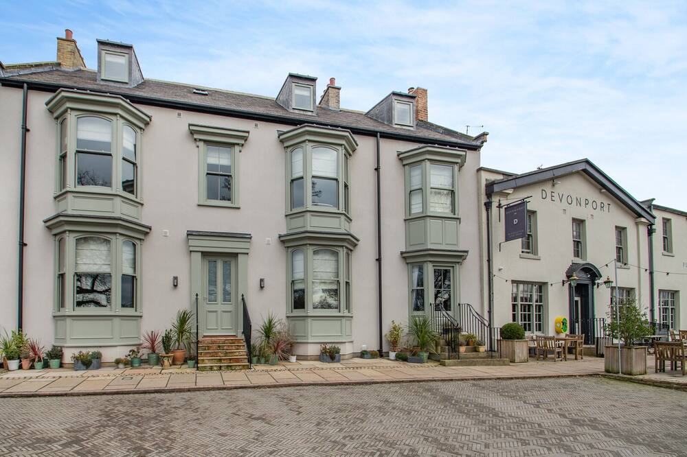 Photo of Outdoor in Middleton One Row