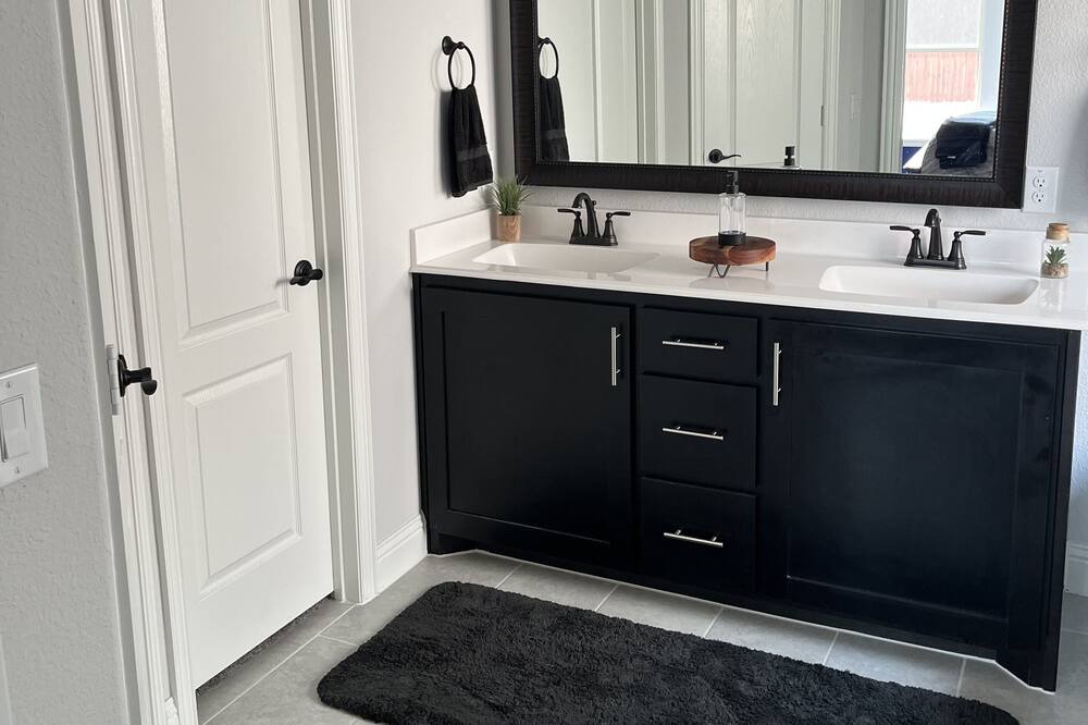 Photo of Bathroom in Elmo