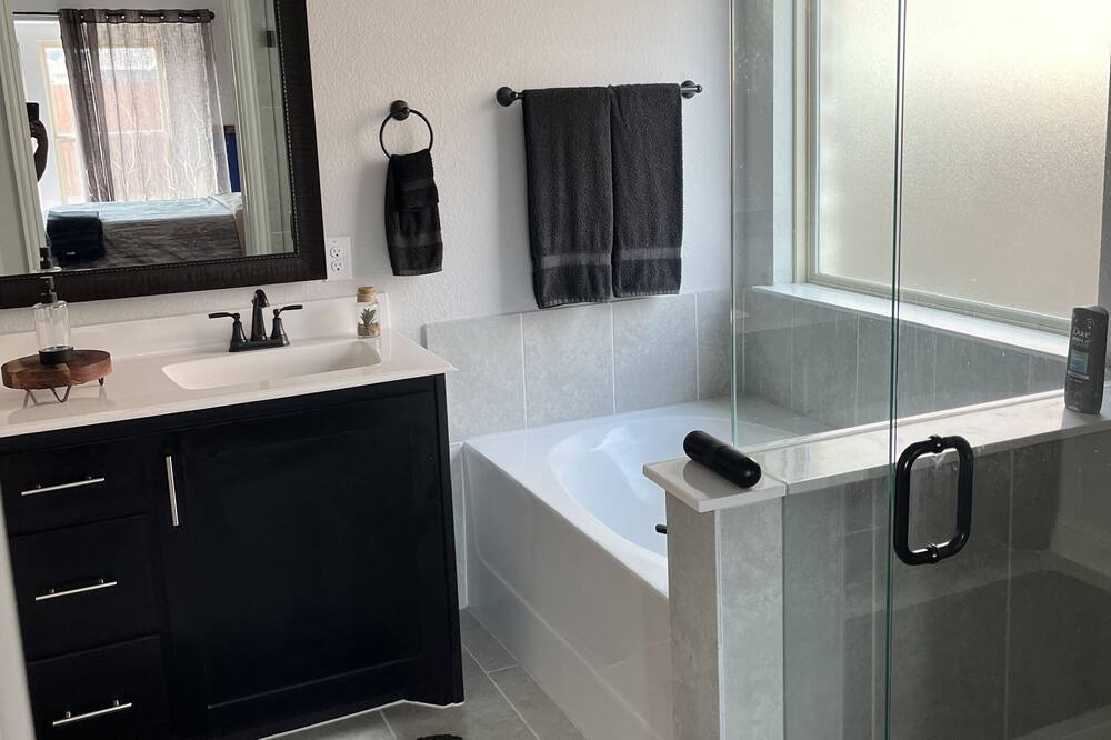 Photo of Bathroom in Elmo