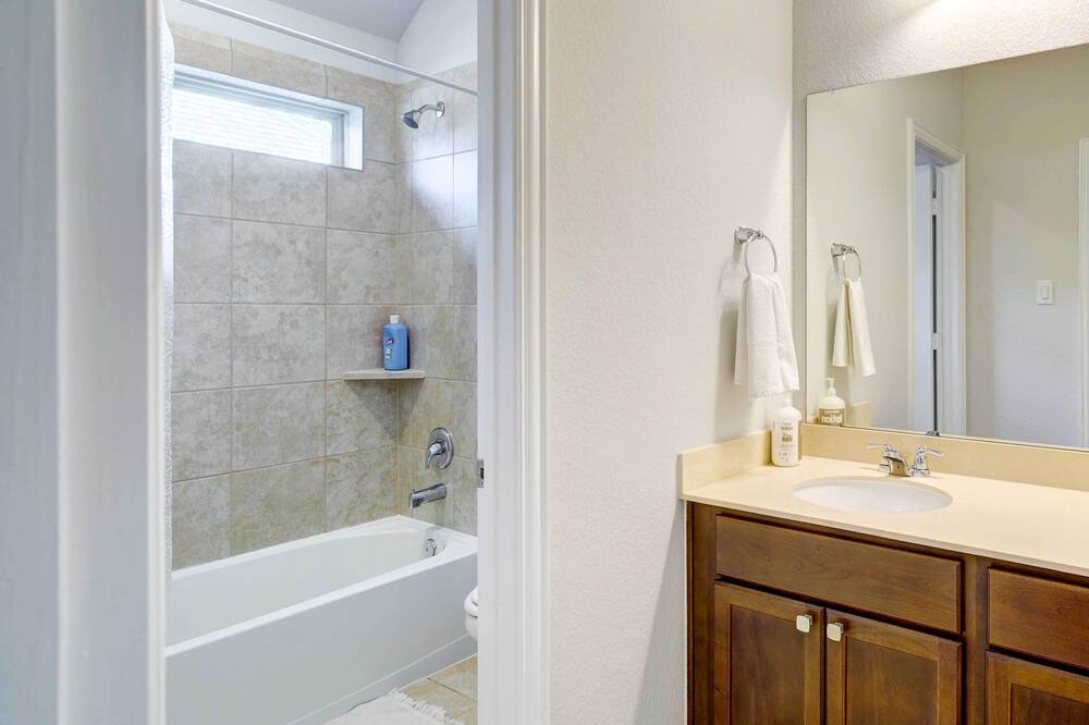 Photo of Bathroom in Willis
