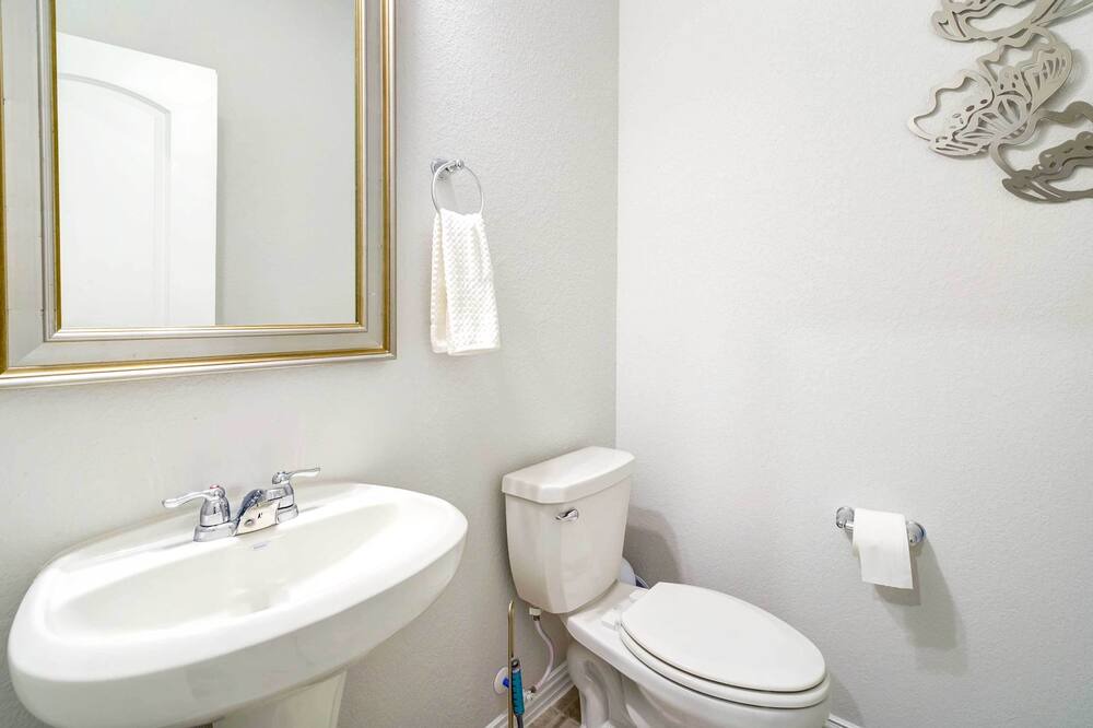 Photo of Bathroom in Willis
