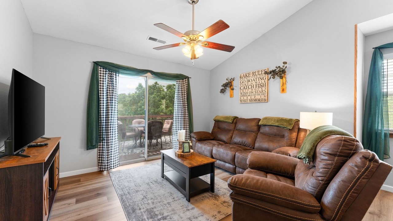 Photo of Livingroom in Indian Point