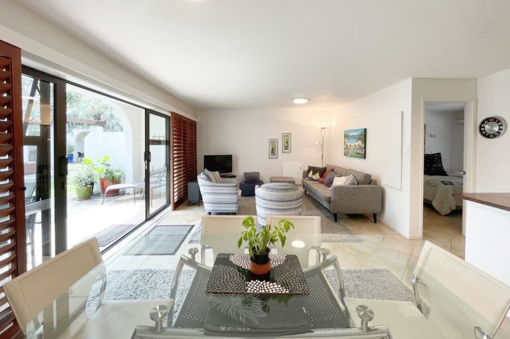 Photo of Bedroom in Onetangi