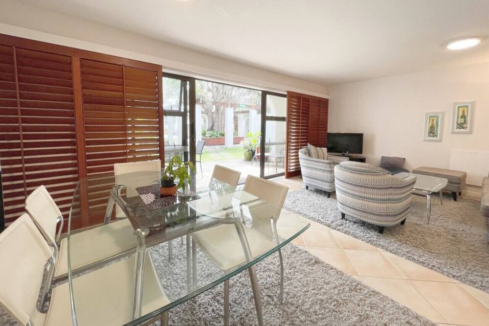 Photo of Bedroom in Onetangi