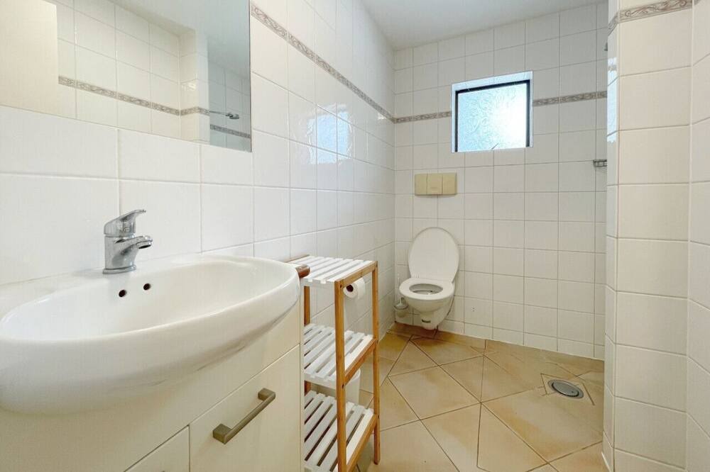 Photo of Bathroom in Onetangi
