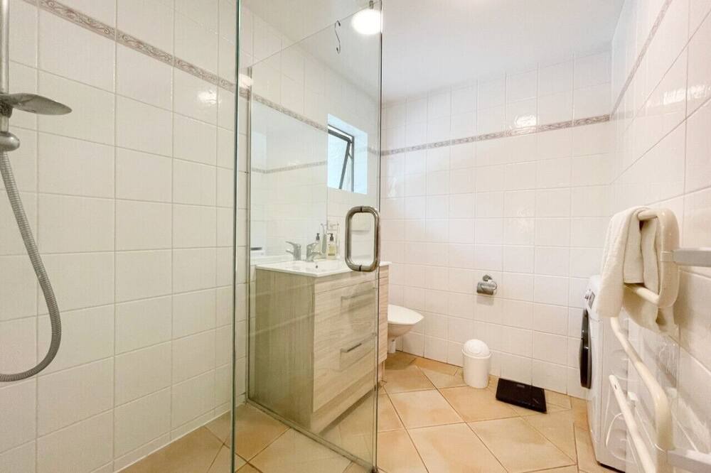 Photo of Bathroom in Onetangi