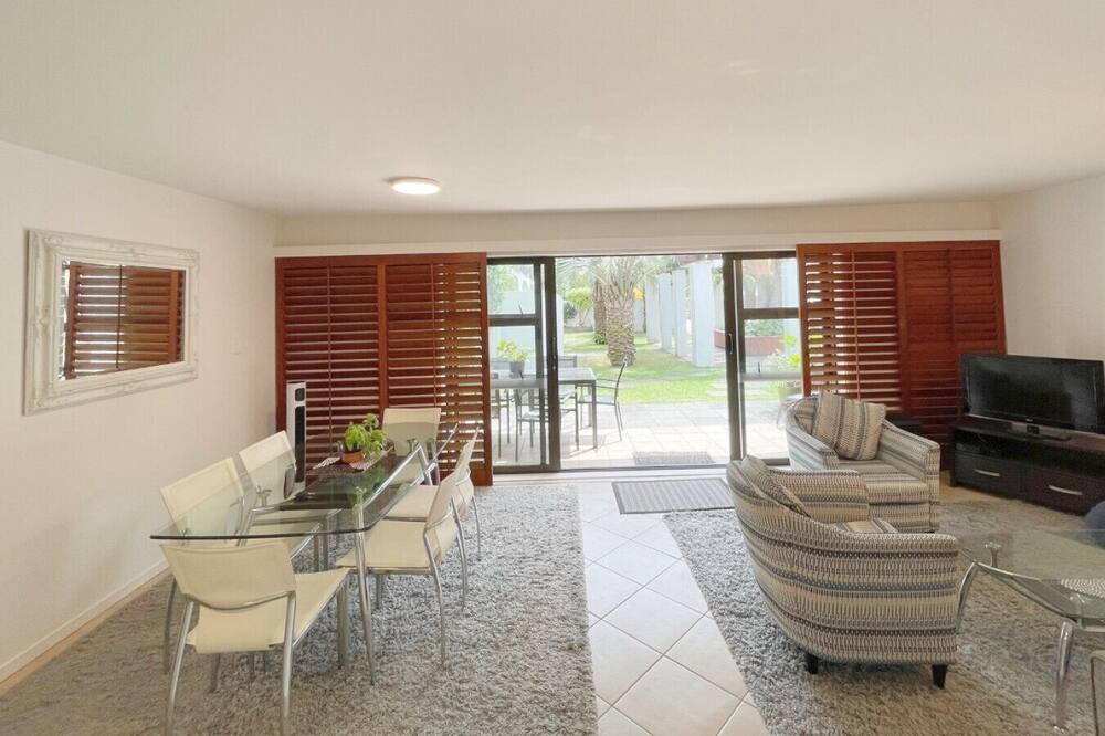 Photo of Bedroom in Onetangi