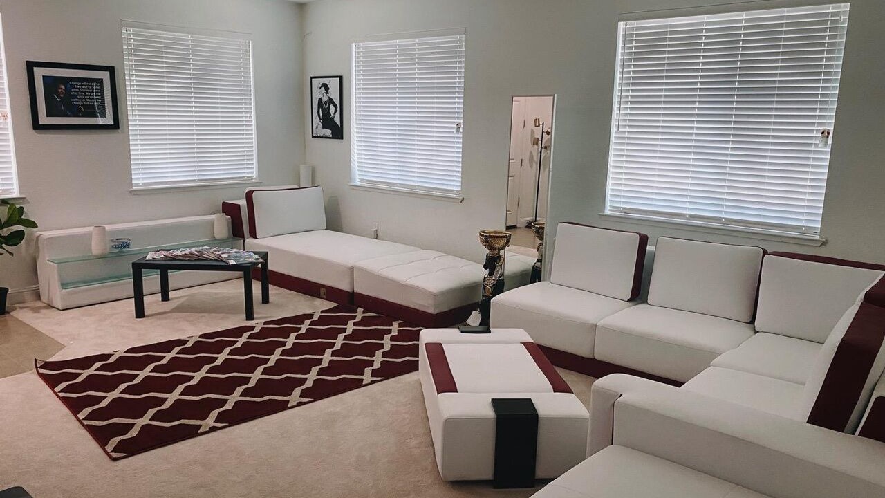 Photo of Livingroom in Pittsburg