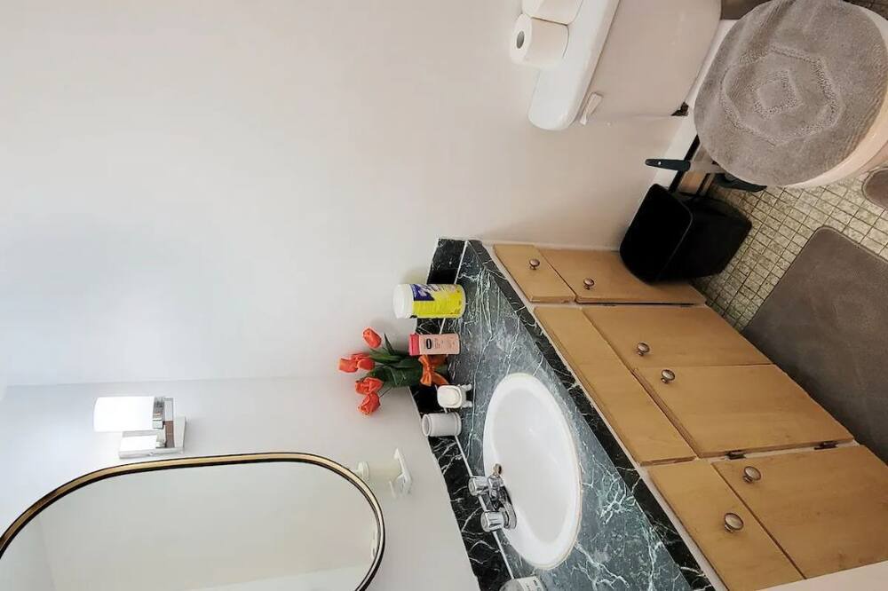 Photo of Bathroom in Shaughnessy Village