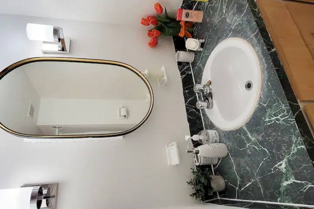 Photo of Bathroom in Shaughnessy Village