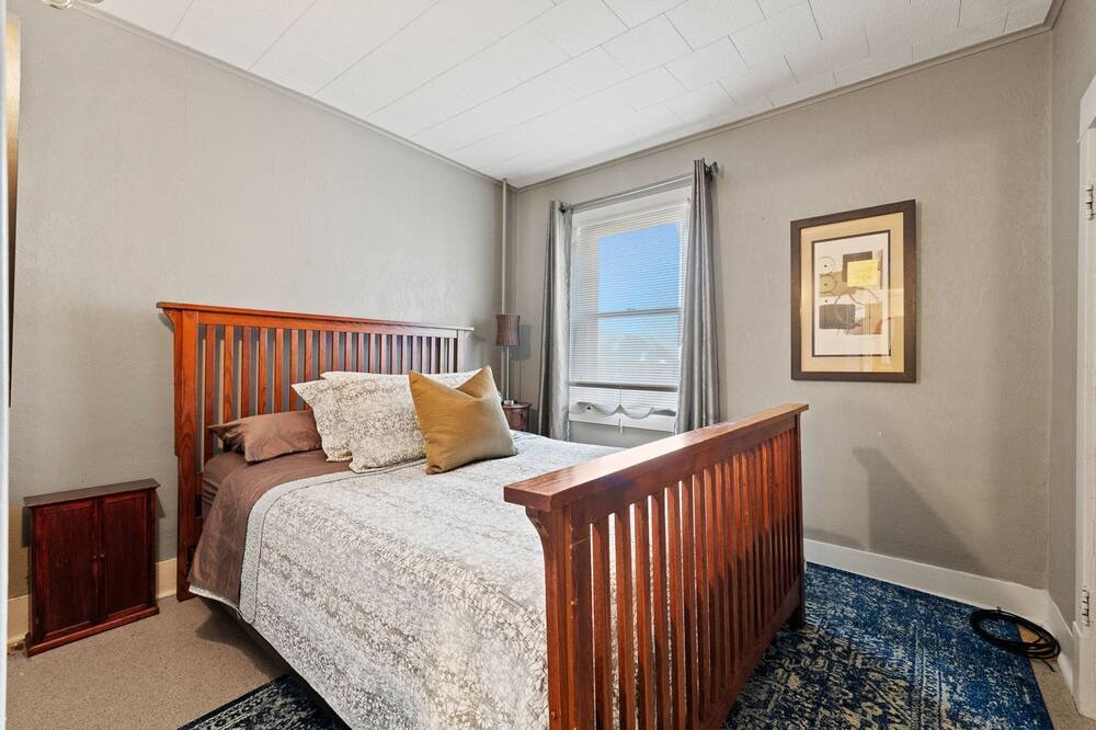 Photo of Bedroom in Kendallville