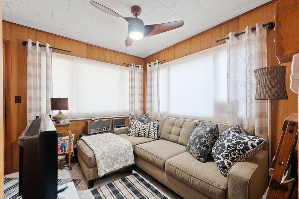 Photo of Livingroom in Kendallville