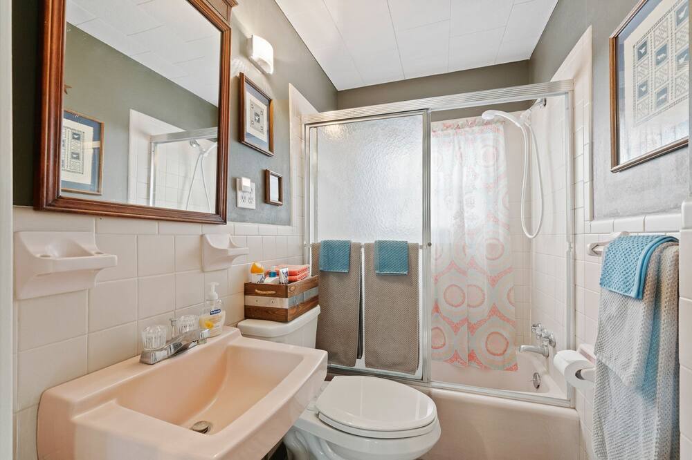 Photo of Bathroom in Kendallville