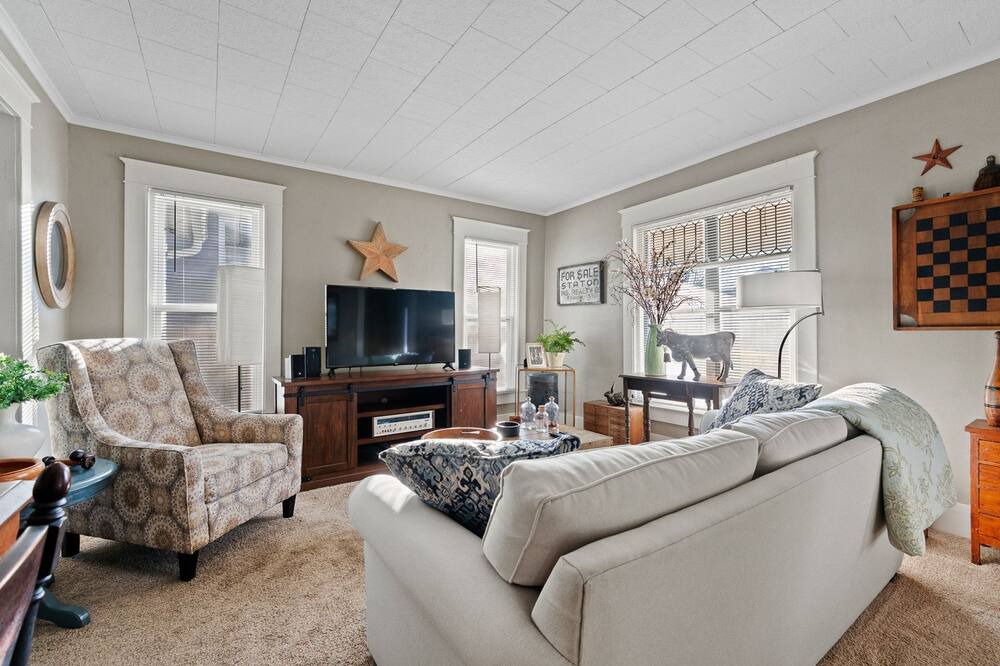 Photo of Livingroom in Kendallville