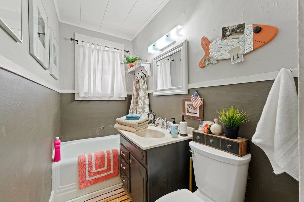 Photo of Bathroom in Kendallville