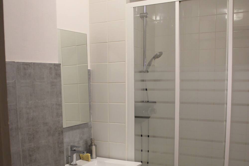 Photo of Bathroom in Doulaincourt-Saucourt