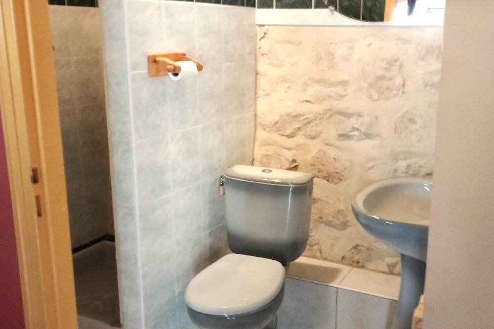Photo of Bathroom in Lectoure