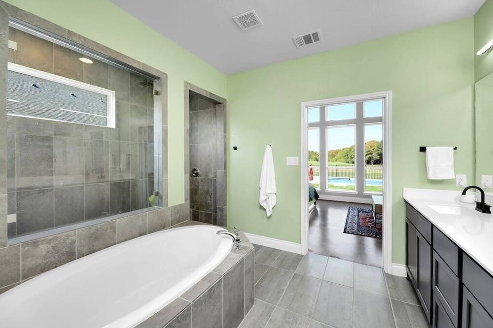 Photo of Bathroom in Shadow Glen