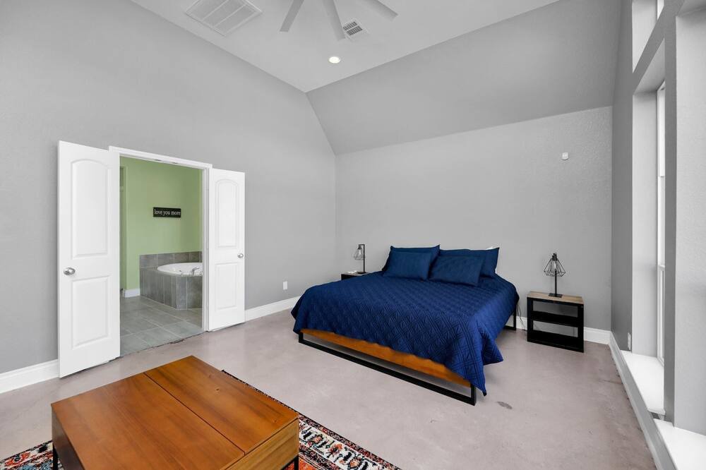 Photo of Bedroom in Shadow Glen