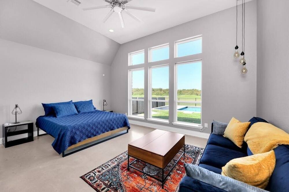 Photo of Livingroom in Shadow Glen