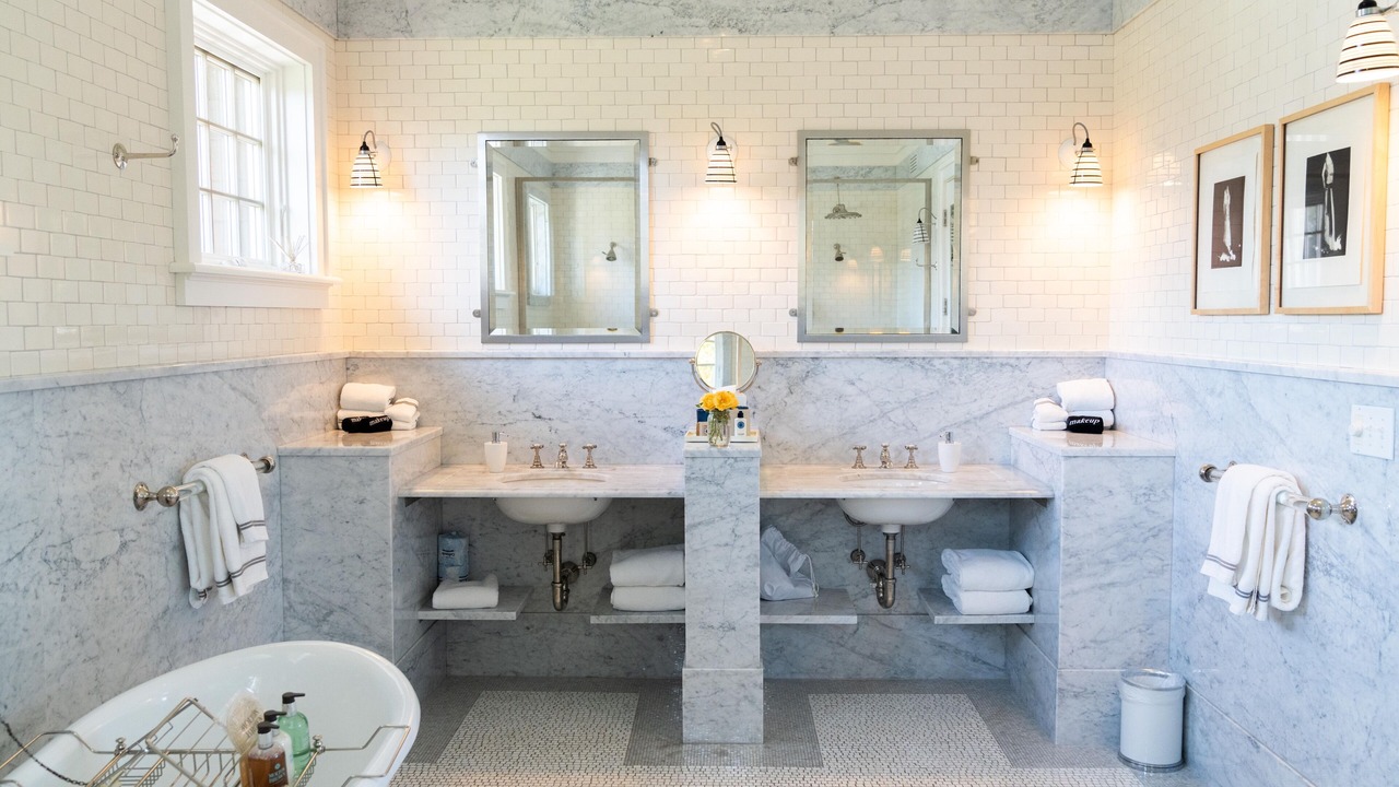 Photo of Bathroom in Amagansett North