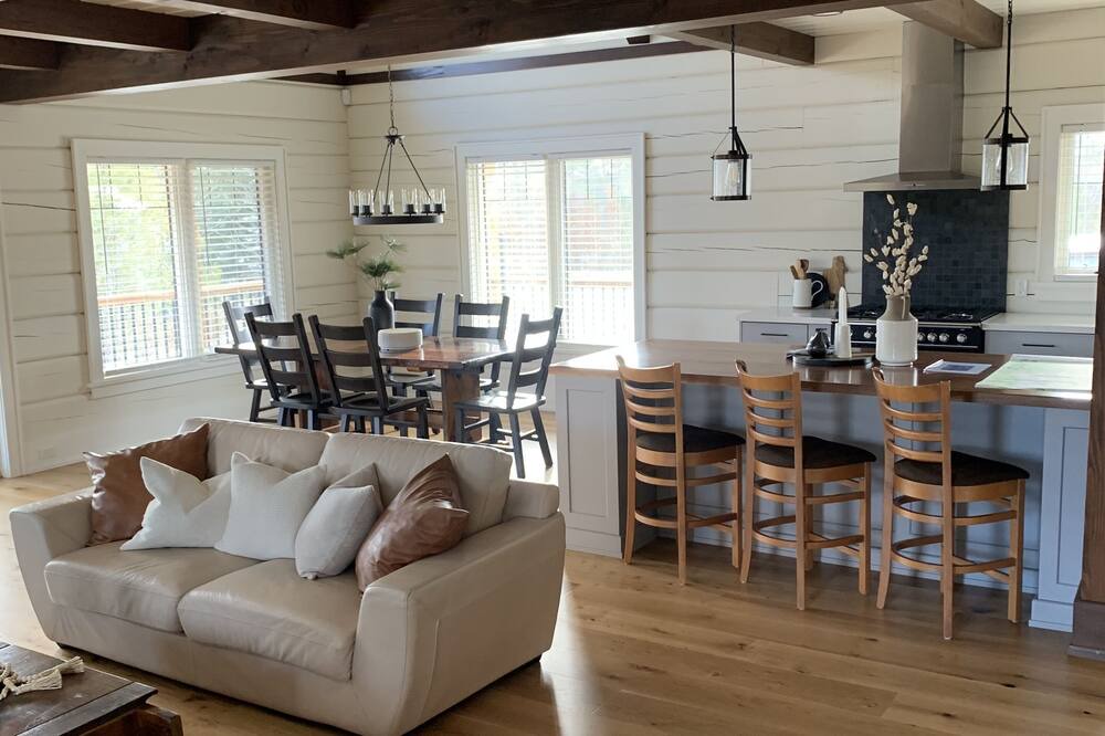 Photo of Livingroom in Meaford