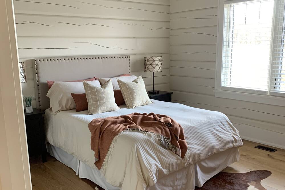 Photo of Bedroom in Meaford