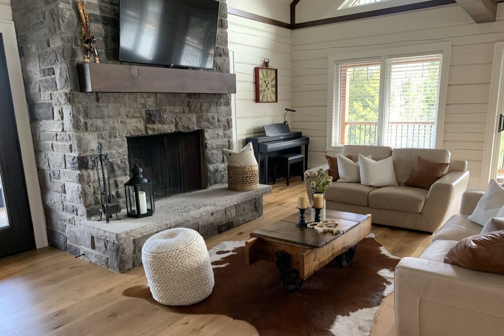 Photo of Livingroom in Meaford