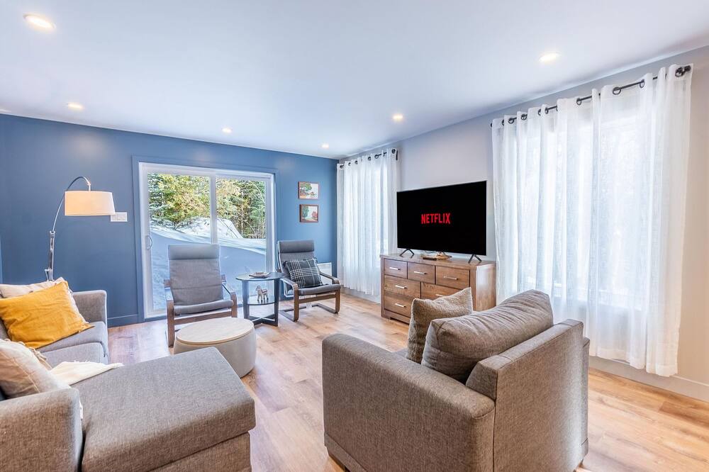 Photo of Livingroom in Morin Heights
