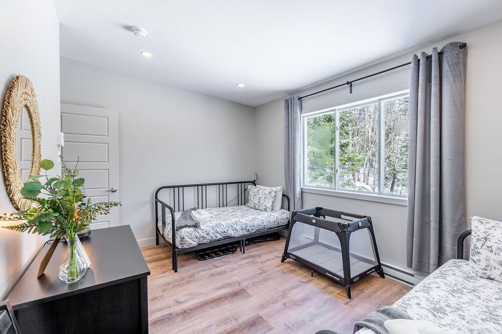 Photo of Livingroom in Morin Heights