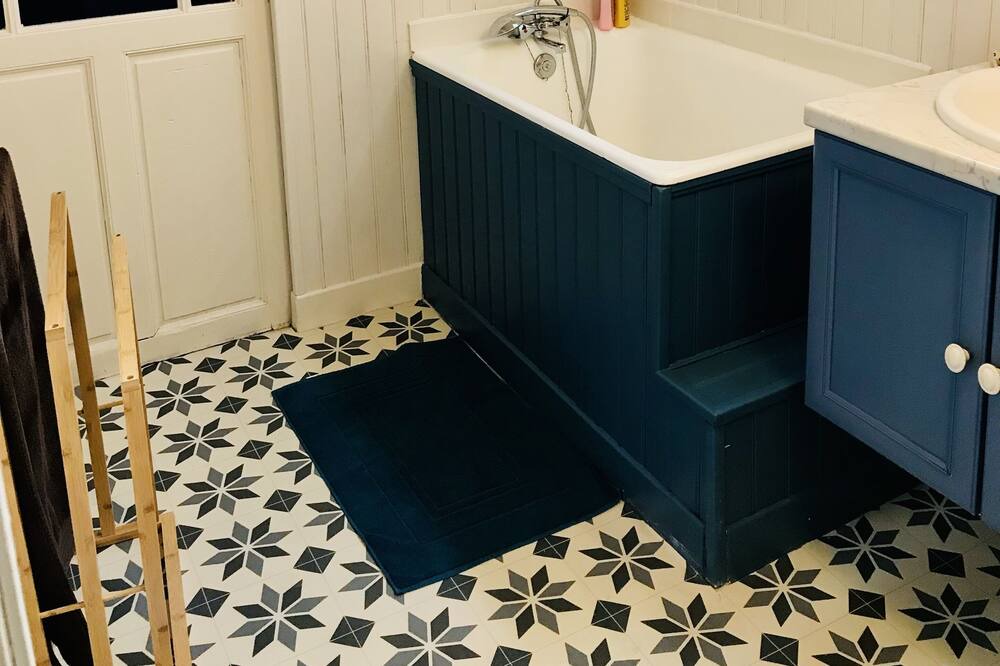 Photo of Bathroom in Les Cabannes