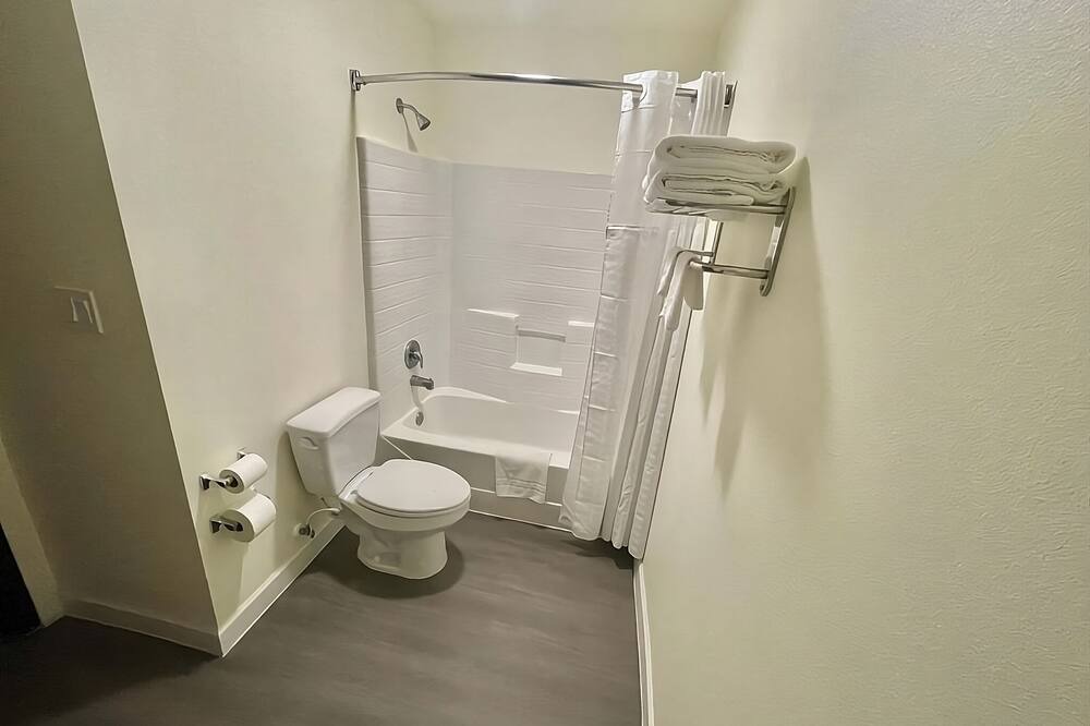 Photo of Bathroom in Cuero