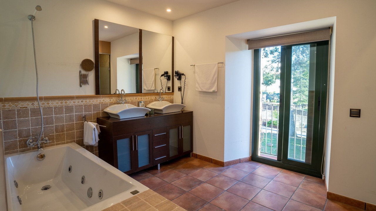 Photo of Bathroom in Vallromanes