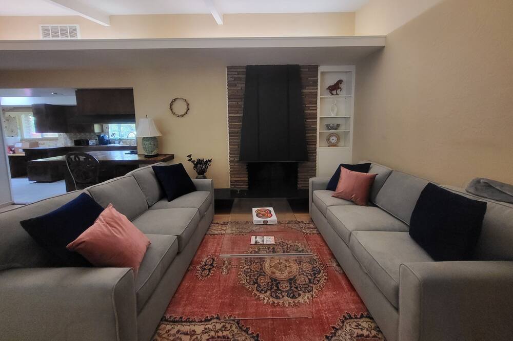 Photo of Livingroom in Arden-Arcade