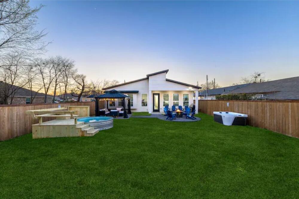Photo of Outdoor in West Dallas