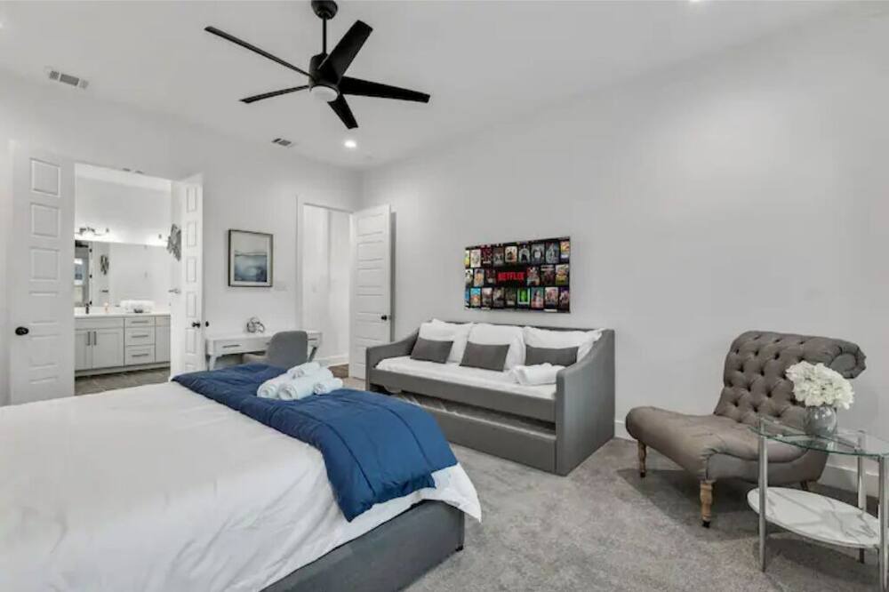 Photo of Bedroom in West Dallas