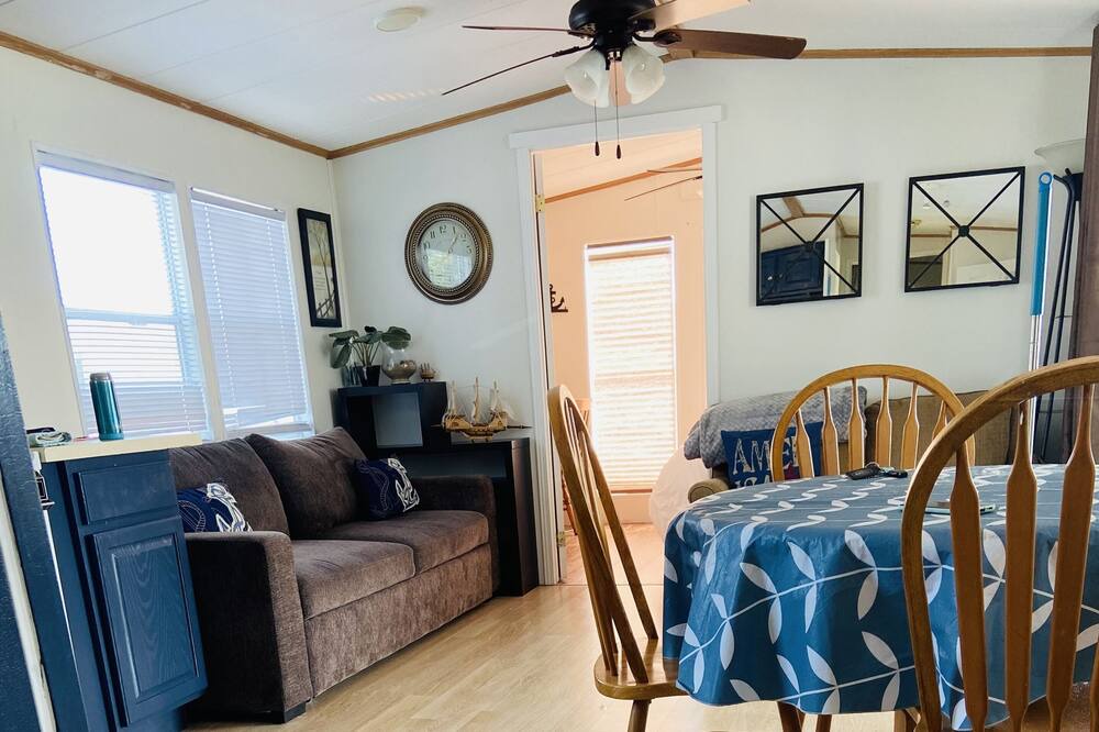 Photo of Livingroom in Sherkston