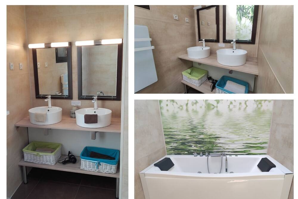 Photo of Bathroom in Peret