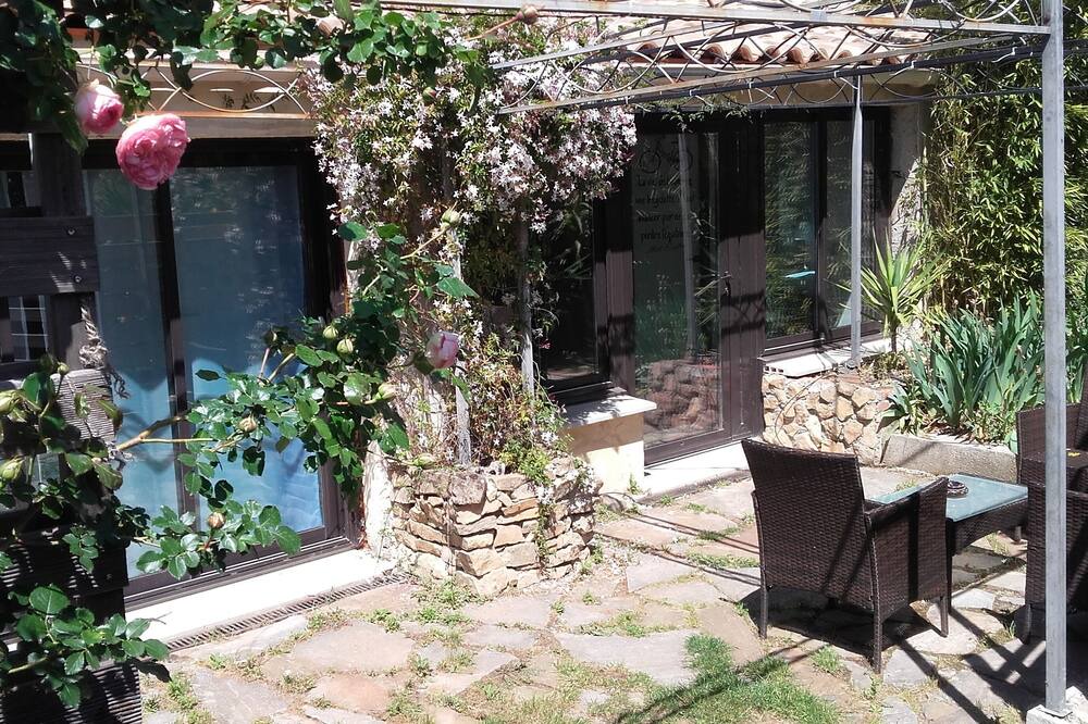 Photo of Patio Balcony in Peret