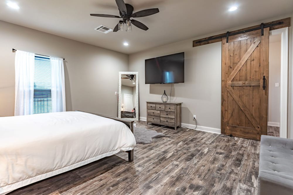 Photo of Bedroom in Golinda