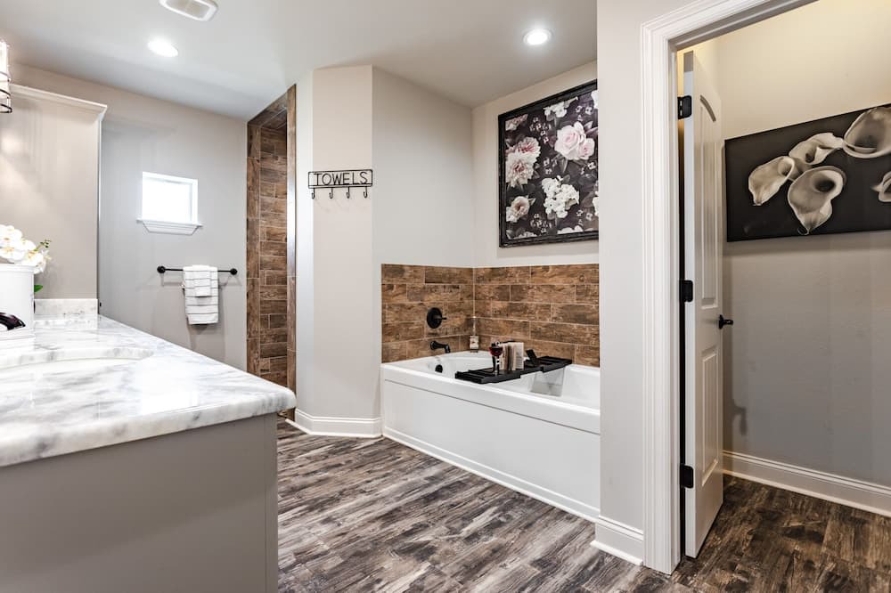Photo of Bathroom in Golinda