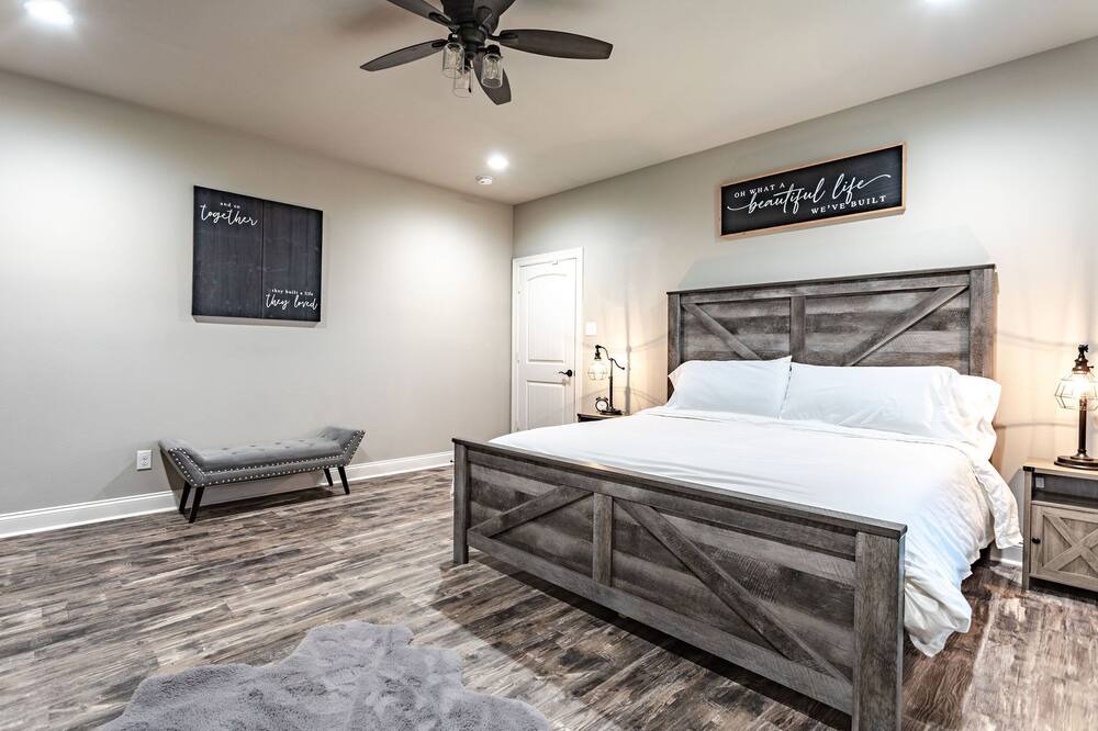 Photo of Bedroom in Golinda