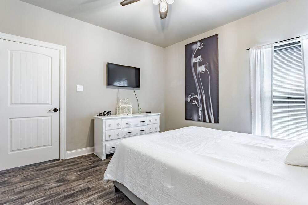 Photo of Bedroom in Golinda