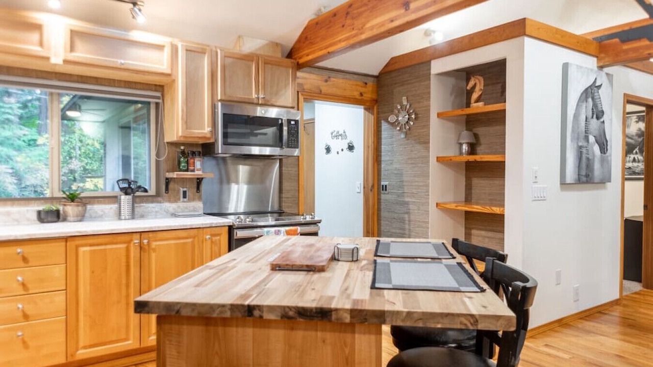 Photo of Kitchen in McKenzie Bridge