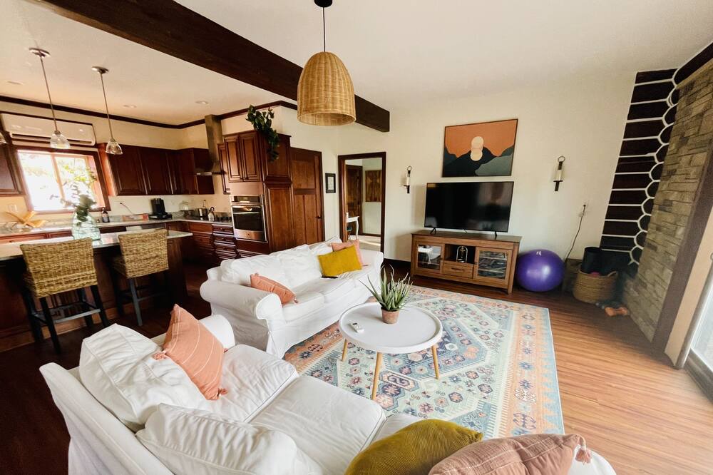Photo of Livingroom in Bend