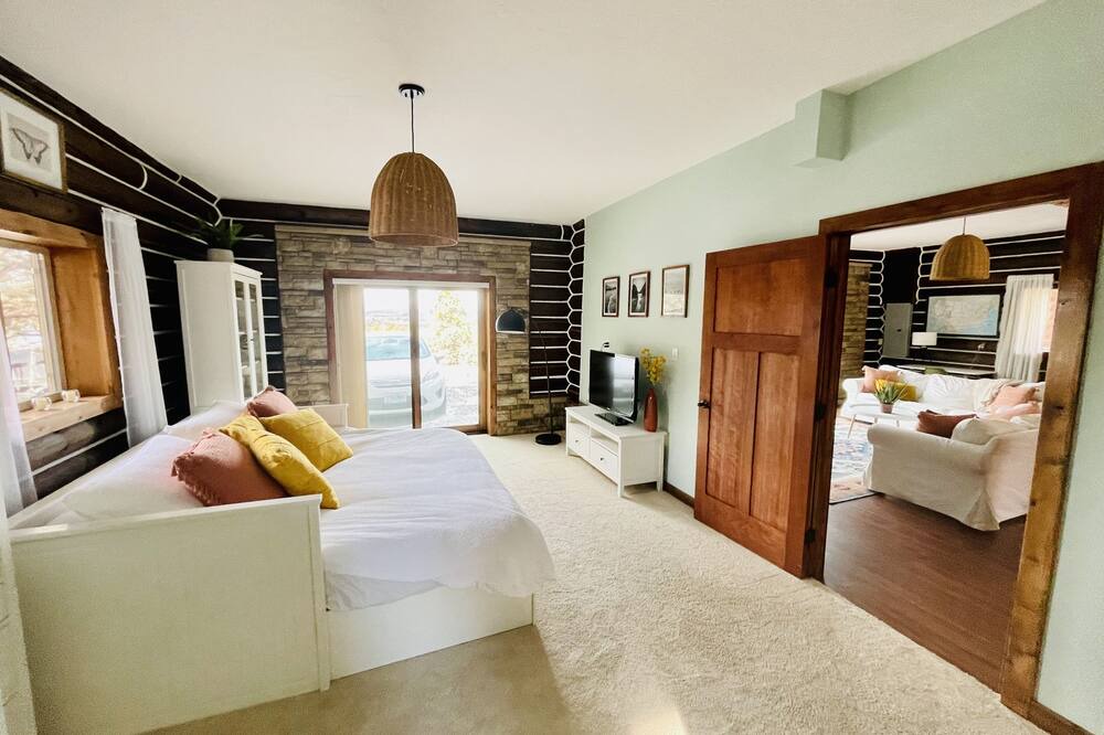 Photo of Bedroom in Bend