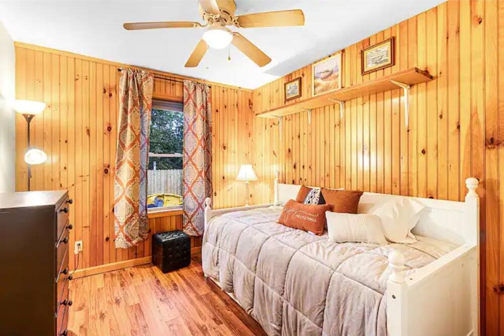 Photo of Bedroom in Blossvale