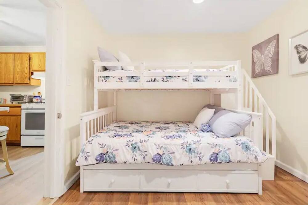 Photo of Bedroom in Blossvale